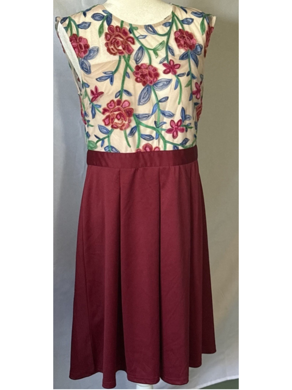 ACEVOG Burgundy Cocktail Dress Floral Embroidered Mesh Pleated Open Back Size M